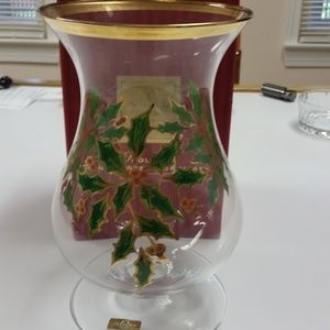 Hurricane Vase